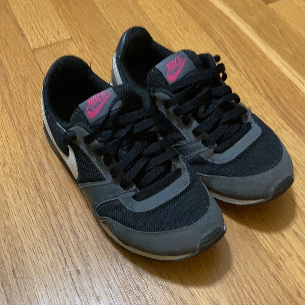 Cute Nikes. Size 6.5.